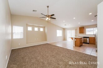 617 Lava Beds Way in North Las Vegas, NV - Building Photo - Building Photo