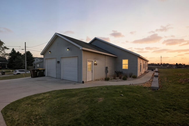 property at 504 W Prospect St