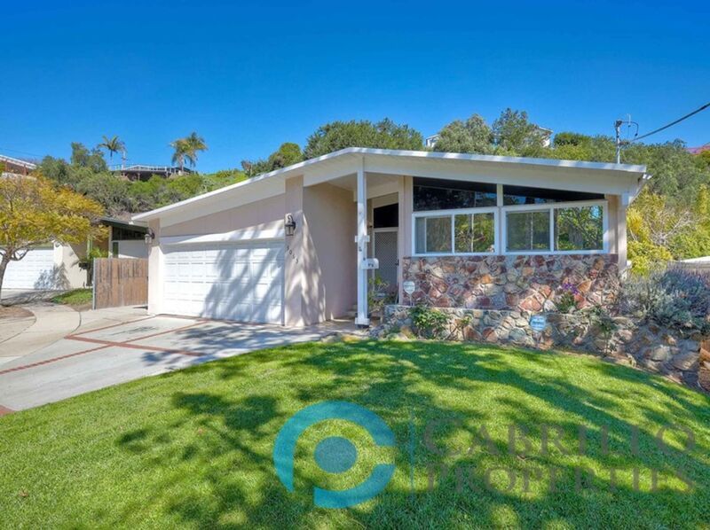5063 Chaparral Way in San Diego, CA - Building Photo