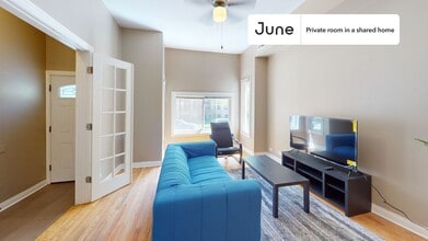 Private bedroom in 3 bed/1 bath Home in Chicago, IL - Building Photo - Building Photo