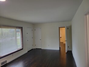 1952 Pinedale Pl in Decatur, GA - Foto de edificio - Building Photo