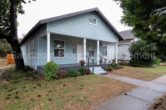 property at 512 N Main St