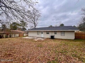 605 Highland Dr in Ridgeland, MS - Foto de edificio - Building Photo