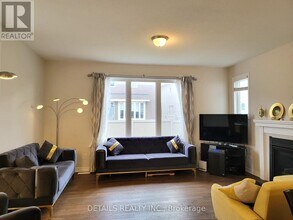 180 Cranesbill Rd in Ottawa, ON - Building Photo - Building Photo