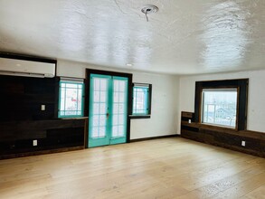550 Main St in Pioche, NV - Foto de edificio - Building Photo