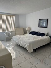 1965 S Ocean Dr, Unit 9k in Hallandale Beach, FL - Building Photo - Building Photo