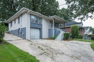 257 Barfield Ave SW in Atlanta, GA - Foto de edificio - Building Photo
