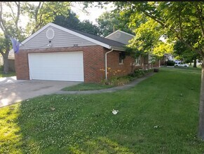 3636 Reavis Barracks Rd in St. Louis, MO - Building Photo - Building Photo