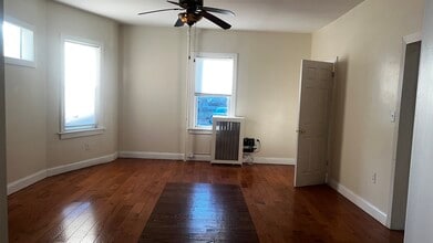 127 S Burnett St in East Orange, NJ - Building Photo - Building Photo