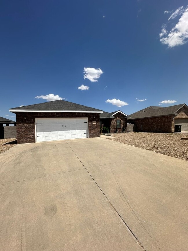 909 Almond Tree Ln in Clovis, NM - Building Photo - Building Photo