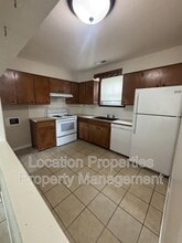 2428 Cedarwood Ave in Lawrence, KS - Building Photo - Building Photo