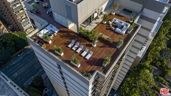 10445 Wilshire Blvd in Los Angeles, CA - Building Photo