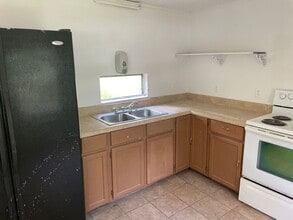 1423 Rita Rd in Tallahassee, FL - Building Photo - Building Photo