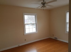 2909 Thistlewood Dr in Louisville, KY - Building Photo - Building Photo