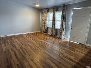 3814 Mississippi Ave in Davenport, IA - Foto de edificio - Building Photo
