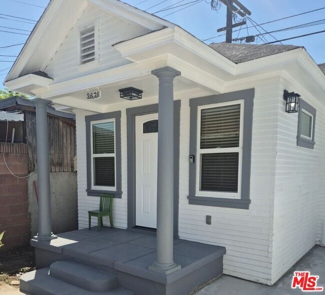 3679 3rd Ave in Los Angeles, CA - Building Photo - Building Photo