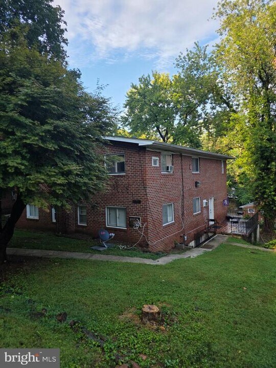 6407 Ridgeview Ave in Baltimore, MD - Building Photo