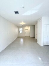 2877 SE 24th Ave in Homestead, FL - Building Photo - Building Photo