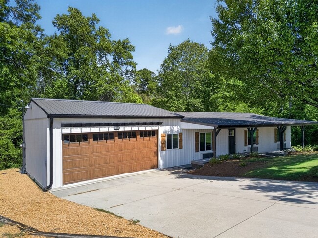 property at 3090 Pilgrims Rest Rd