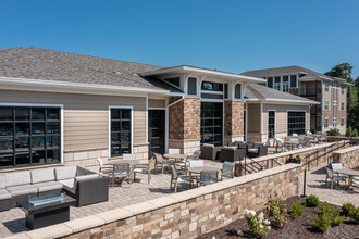 The Knoll at Stone View Apartments in Ruckersville, VA - Foto de edificio - Building Photo