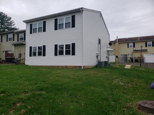 12 Reliance Ct, Unit 1st Floor in Telford, PA - Building Photo - Building Photo
