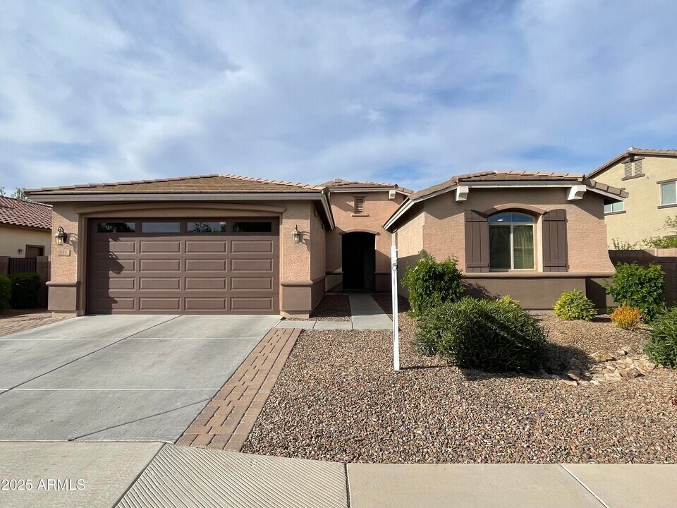 712 W San Carlos Way in Chandler, AZ - Building Photo