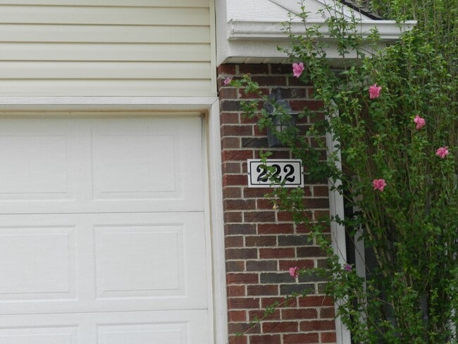 222 Settlers Pass in Waynesville, MO - Building Photo - Building Photo