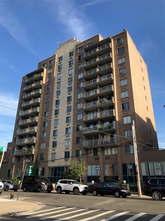 97-12 63rd Dr in Queens, NY - Building Photo