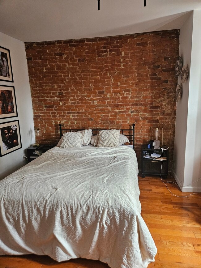 5759 Larchwood Ave in Philadelphia, PA - Foto de edificio - Building Photo