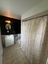 7005 13th Ave, Unit 7005 upper in Kenosha, WI - Foto de edificio - Building Photo