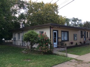 927-941 Broadway Ave in North Chicago, IL - Building Photo - Building Photo