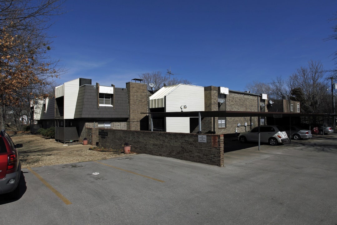 Broadway Park in Shawnee, OK - Foto de edificio