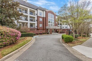 3275 Lenox Rd NE in Atlanta, GA - Building Photo