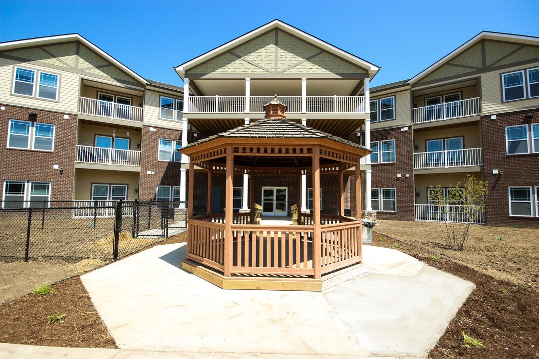 Riverside Villa Apartments in Ligonier, IN - Building Photo