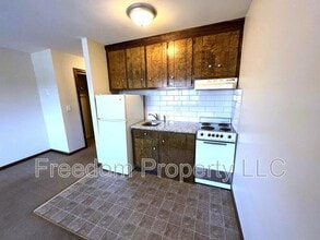 65 East St in Plainville, CT - Building Photo - Building Photo