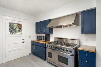 6843 Santa Lucia Rd in Atascadero, CA - Building Photo - Building Photo