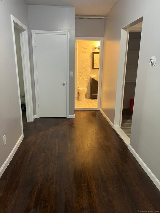 469 Wethersfield Ave-Unit -B-4 in Hartford, CT - Foto de edificio