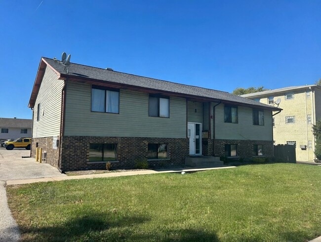 1040 S York Rd, Unit 1N