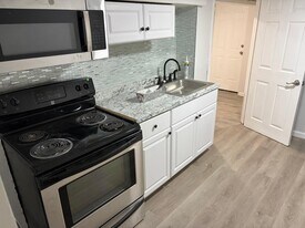 327 Dover St in Bridgeport, CT - Building Photo