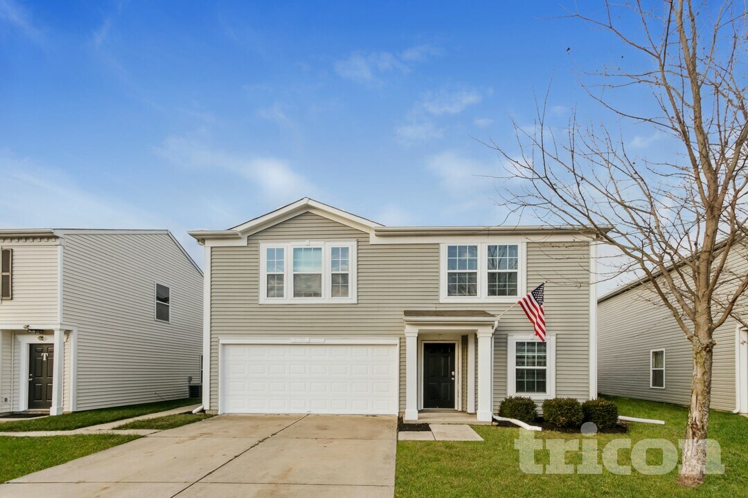 1334 Central Park Dr in Shelbyville, IN - Building Photo