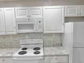 7732 Balboa St in Sunrise, FL - Building Photo - Building Photo
