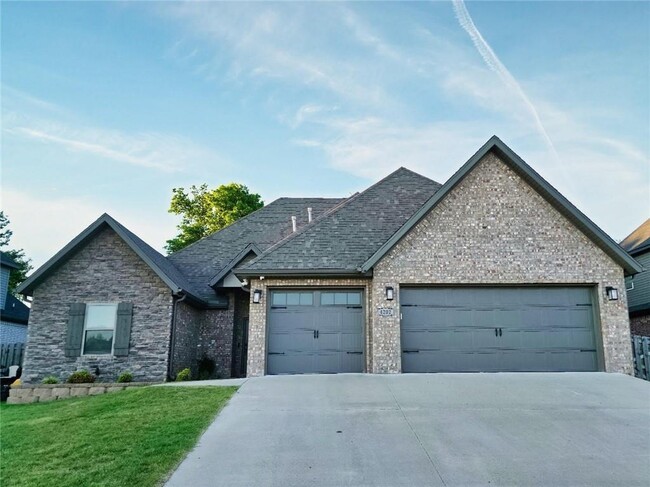 4202 SW Plumley Ave in Bentonville, AR - Building Photo - Building Photo