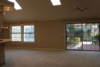 414 Cork Oak Way in Lodi, CA - Foto de edificio - Building Photo