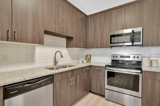 Mystic Pointe Apartments in Land O Lakes, FL - Foto de edificio - Building Photo