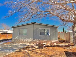 917 Castle Rock St in Page, AZ - Foto de edificio - Building Photo