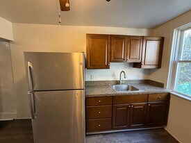 5664 Heiskell St in Philadelphia, PA - Building Photo