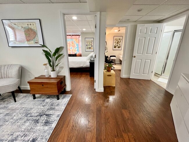 17 Sunset St, Unit 1T