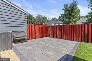 12113 Pheasant Run Dr in Laurel, MD - Building Photo