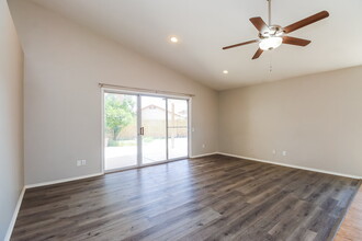633 S Bonito Ct in Gilbert, AZ - Building Photo - Building Photo