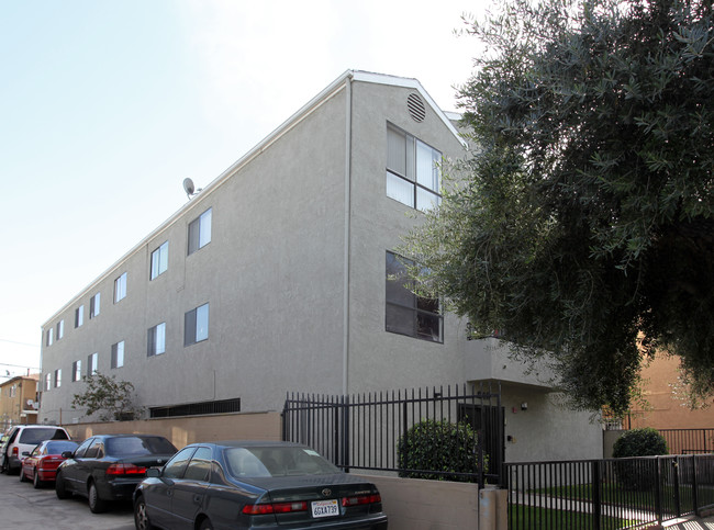 940 Olive Ave in Long Beach, CA - Building Photo - Building Photo